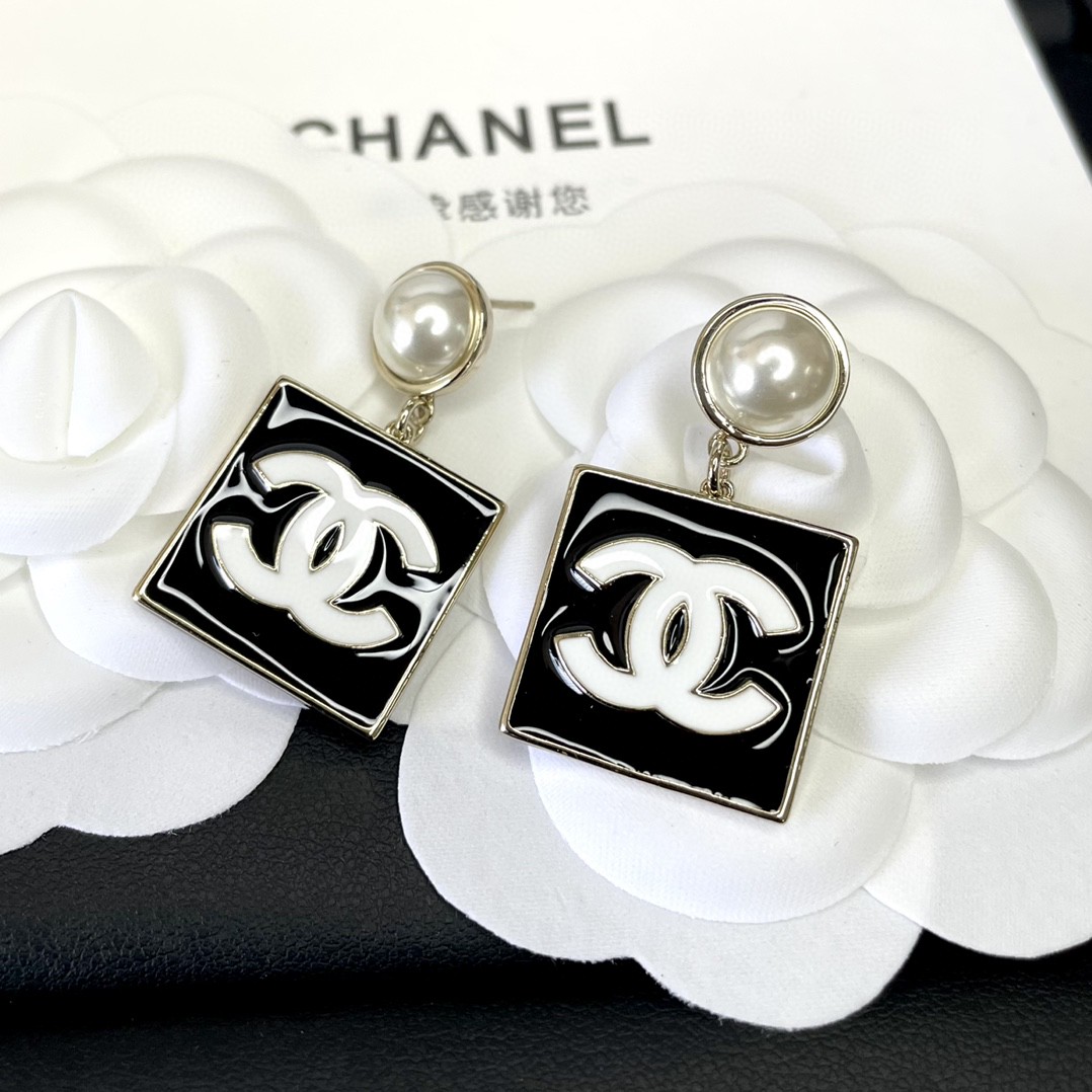 Chanel Earrings Black