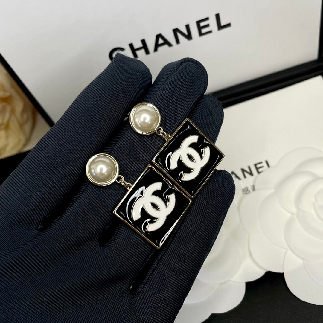Chanel Earrings Black