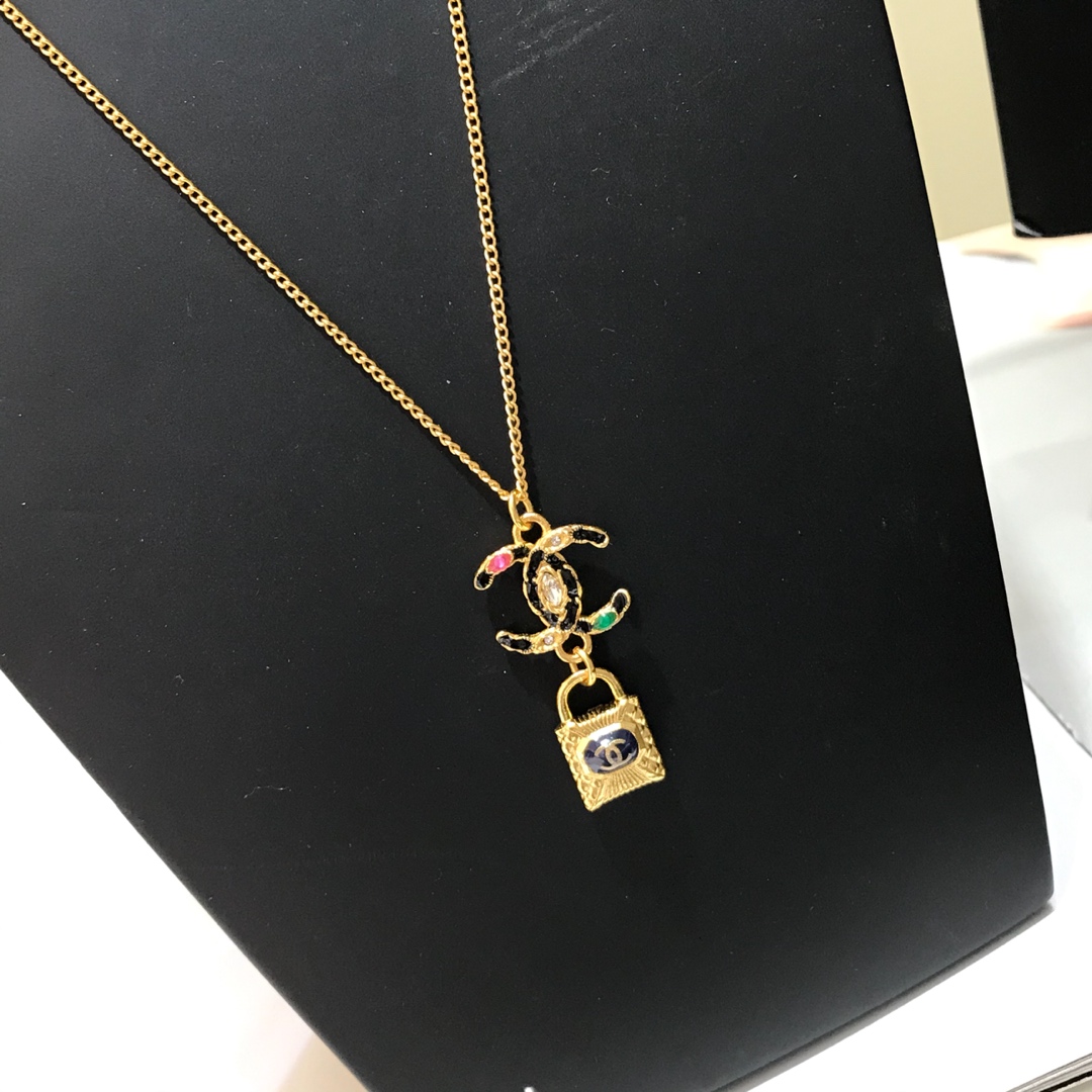 Chanel Necklace L