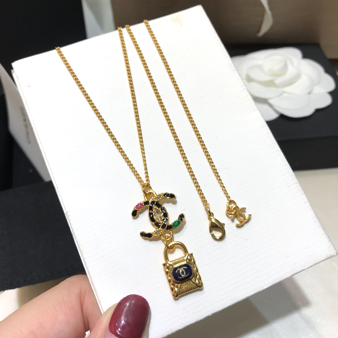 Chanel Necklace L