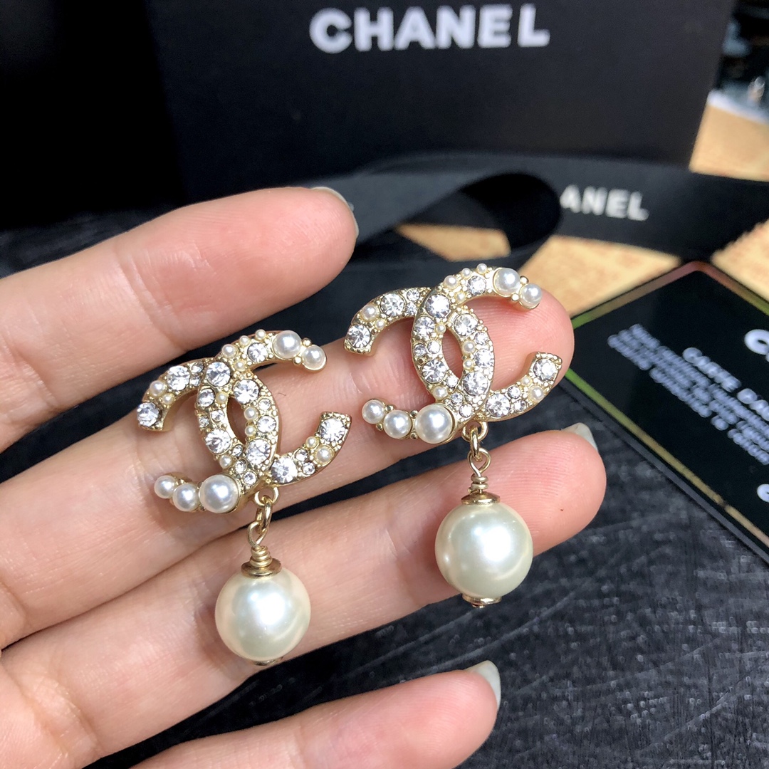 Chanel Necklace Pearl