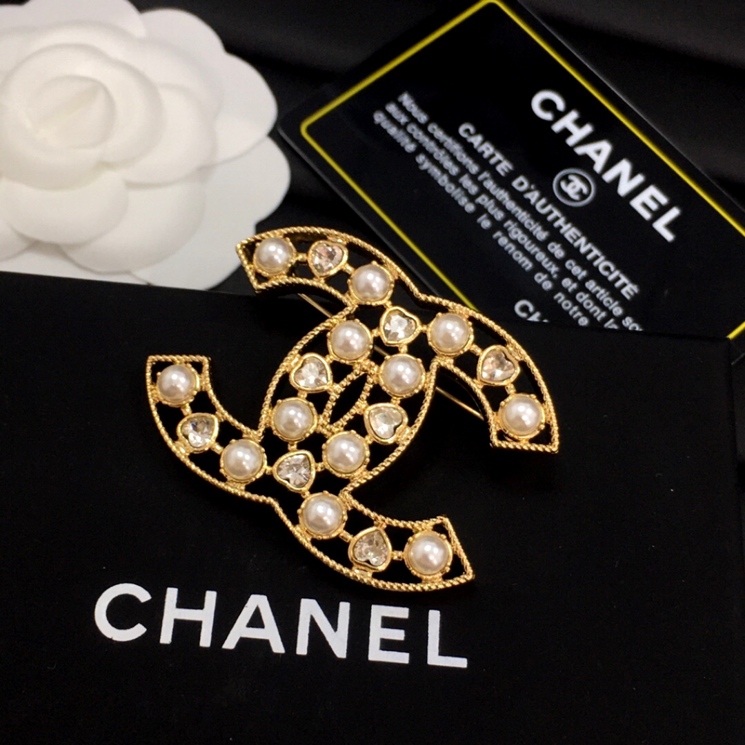 Chanel Brooch Pearl
