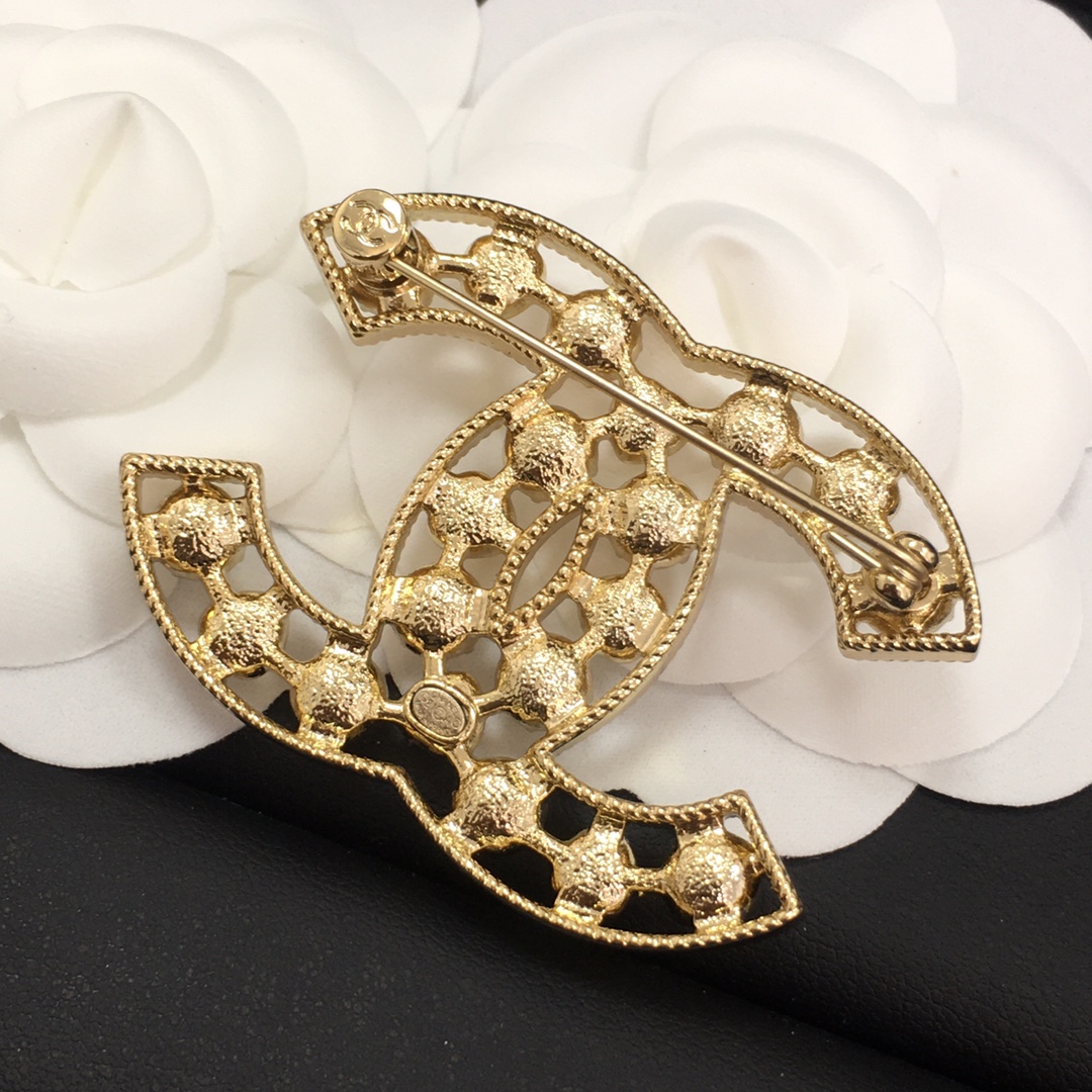 Chanel Brooch Pearl