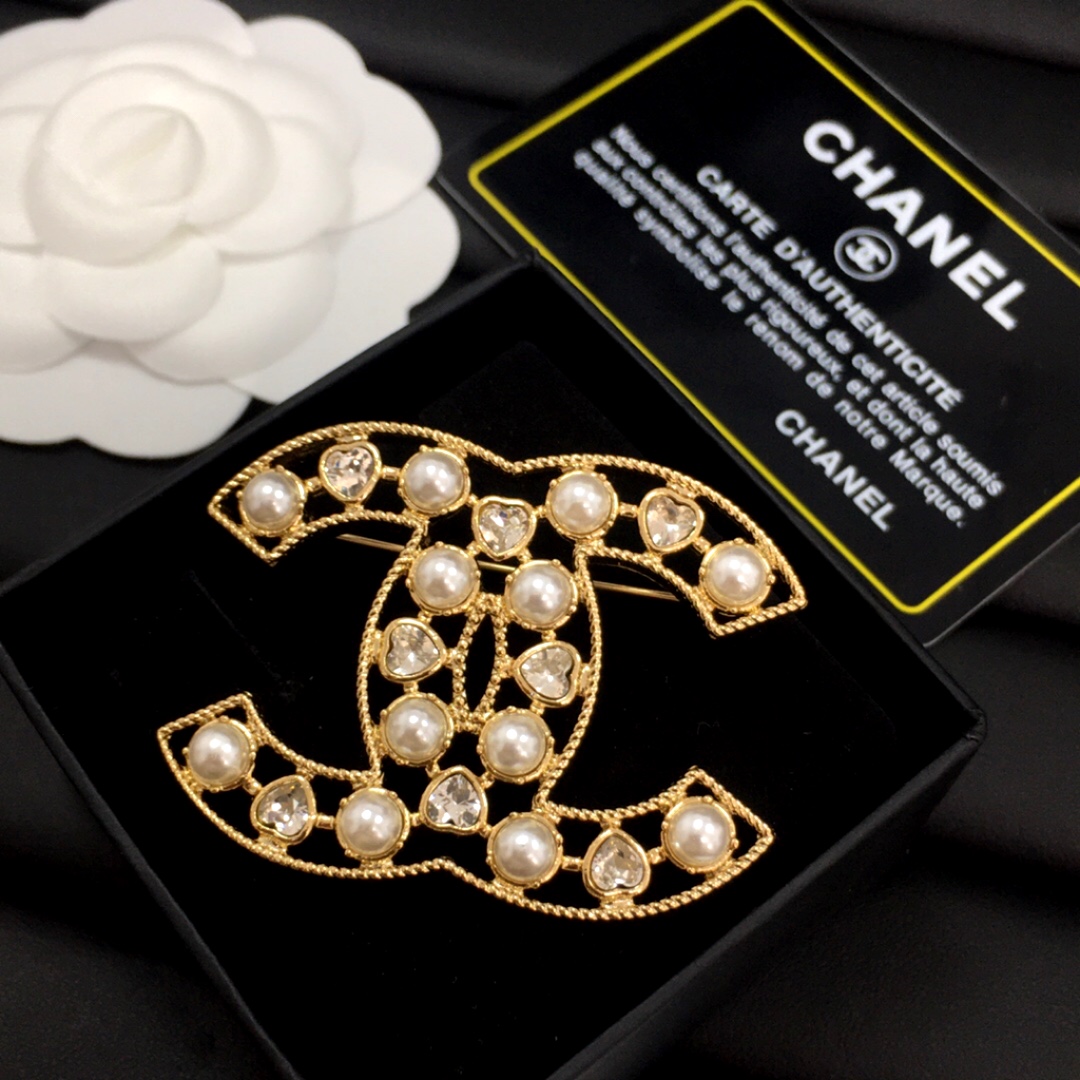 Chanel Brooch Pearl