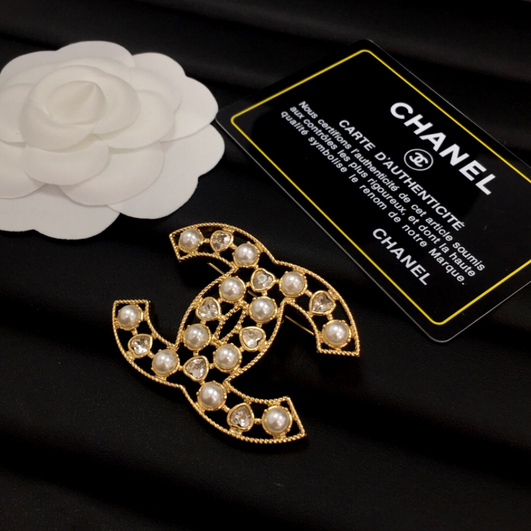 Chanel Brooch Pearl