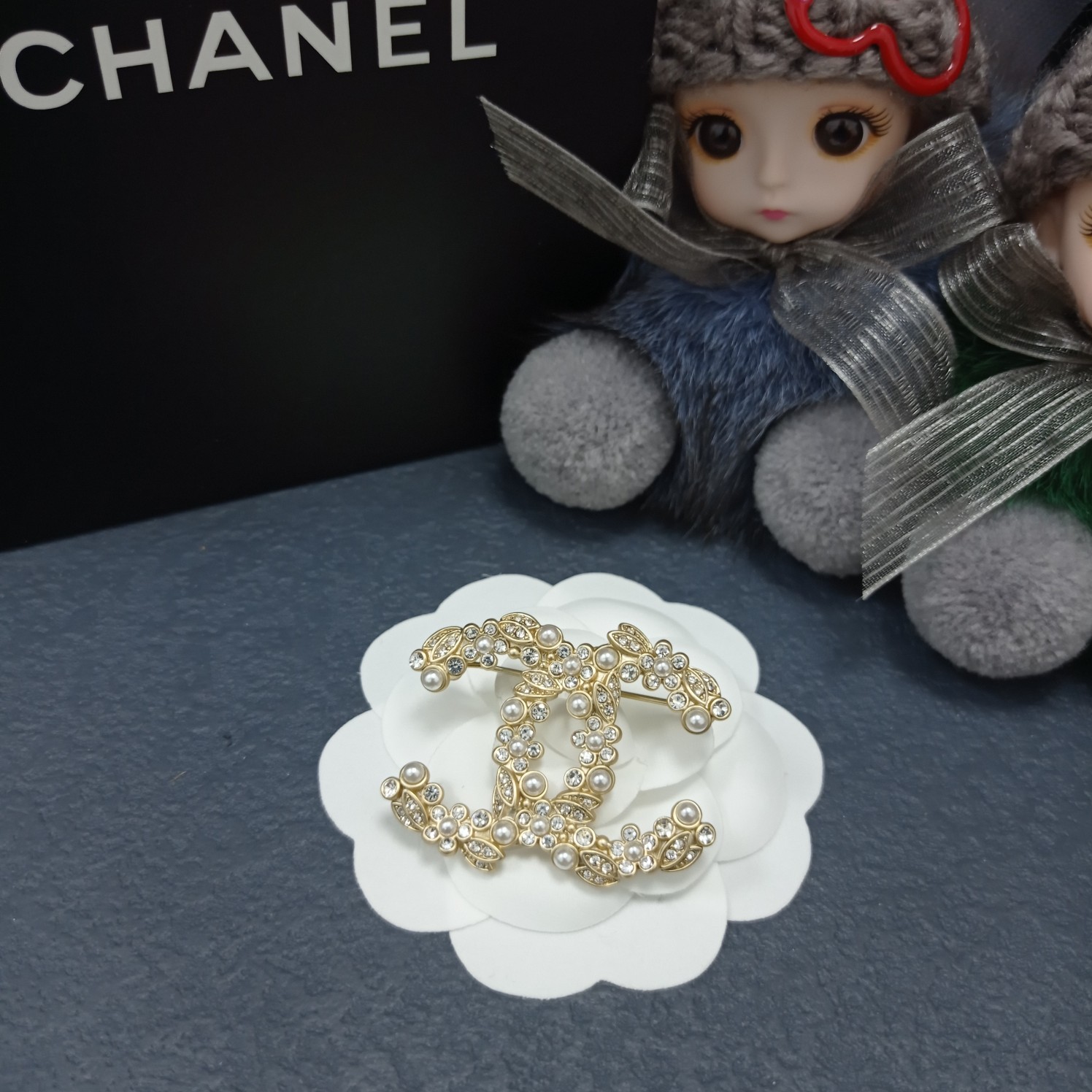 Chanel Brooch Pearl