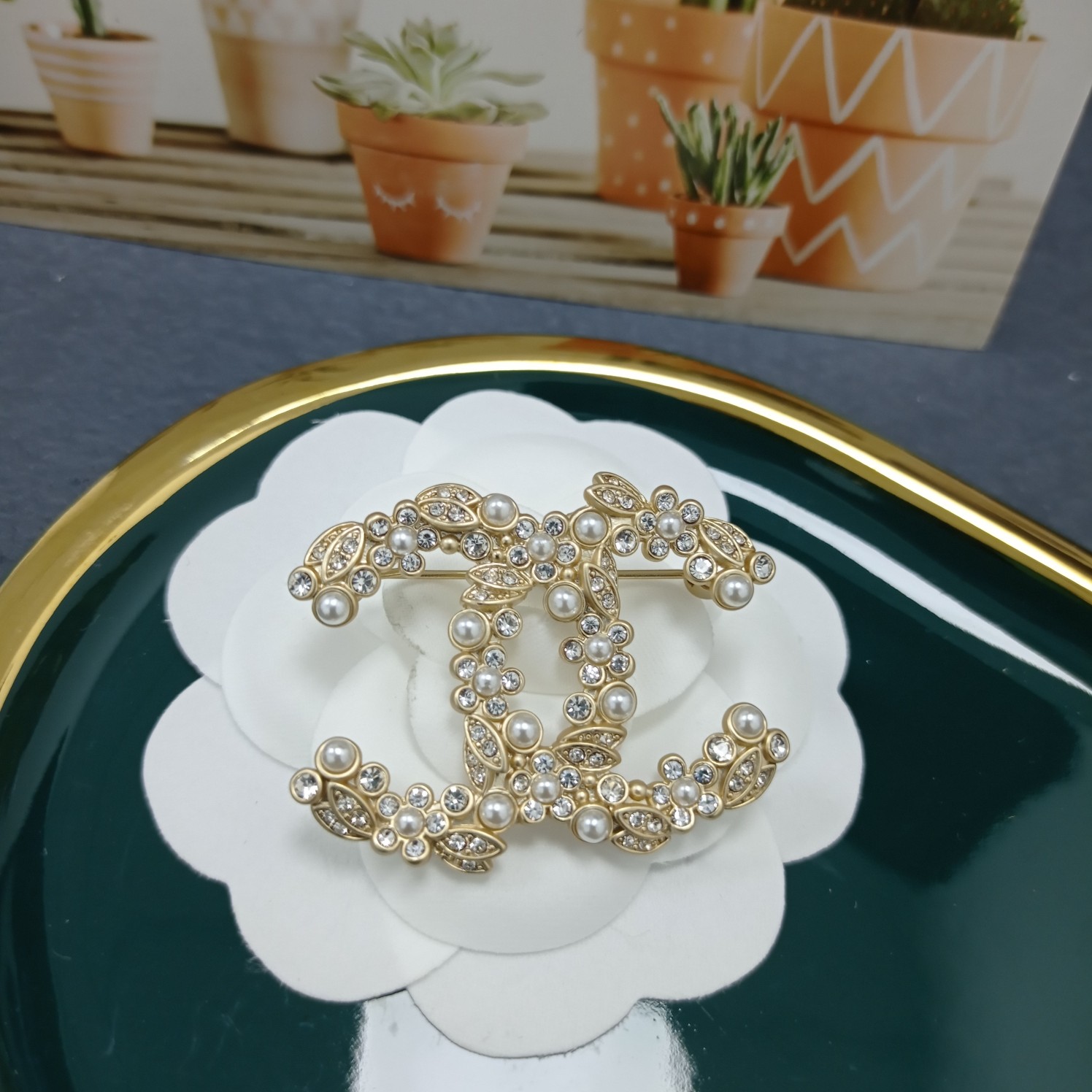 Chanel Brooch Pearl
