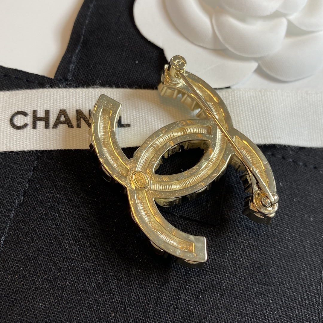 Chanel Female Brooch Pearl L