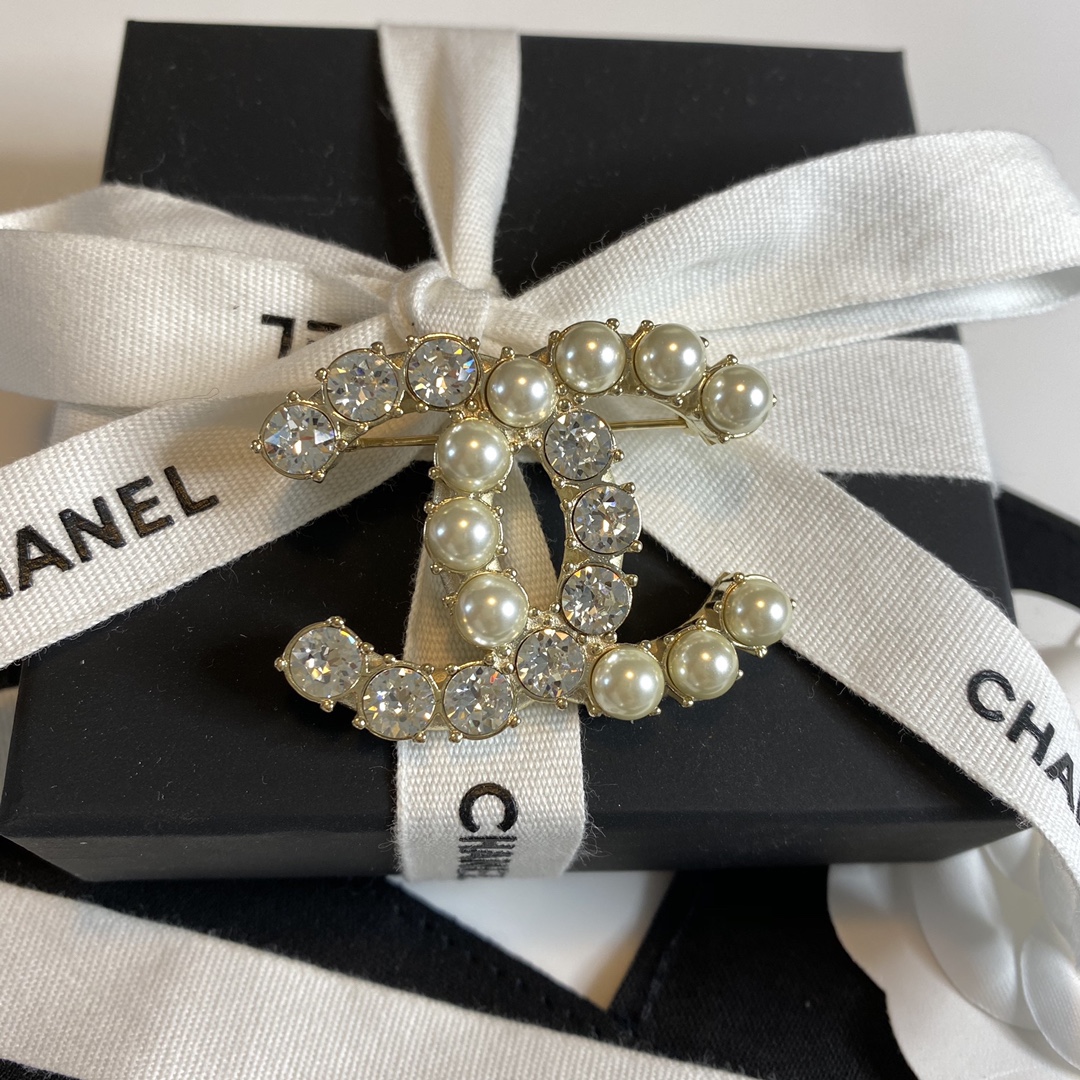 Chanel Female Brooch Pearl L
