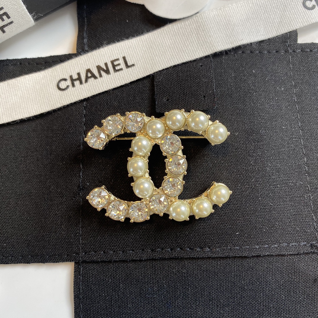 Chanel Female Brooch Pearl L