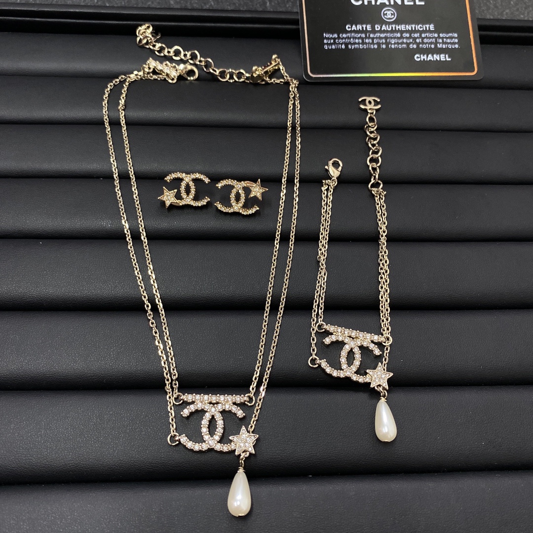 Chanel Necklace Pearl