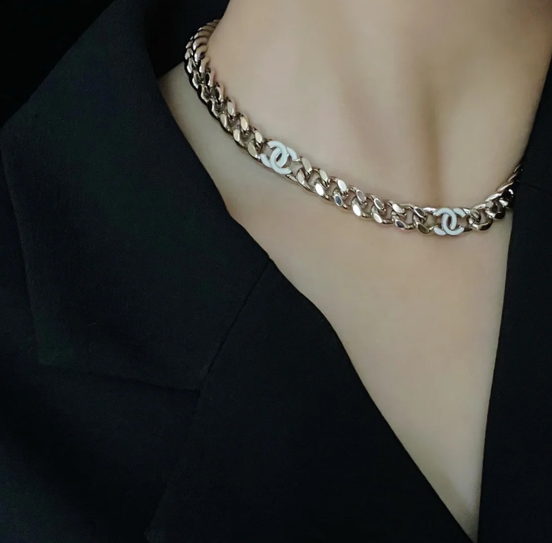 Chanel Necklace Inlaid L