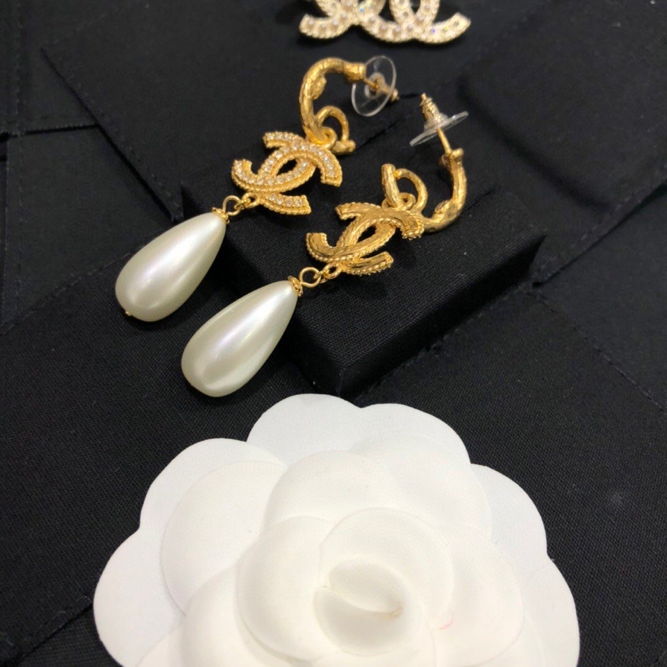 Chanel Earrings Pearl Gold L