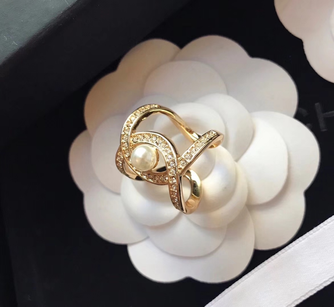 Chanel Ring Pearl L
