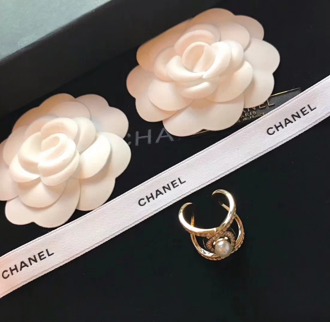 Chanel Ring Pearl L