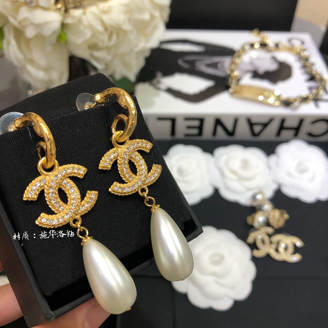 Chanel Earrings Pearl Gold L