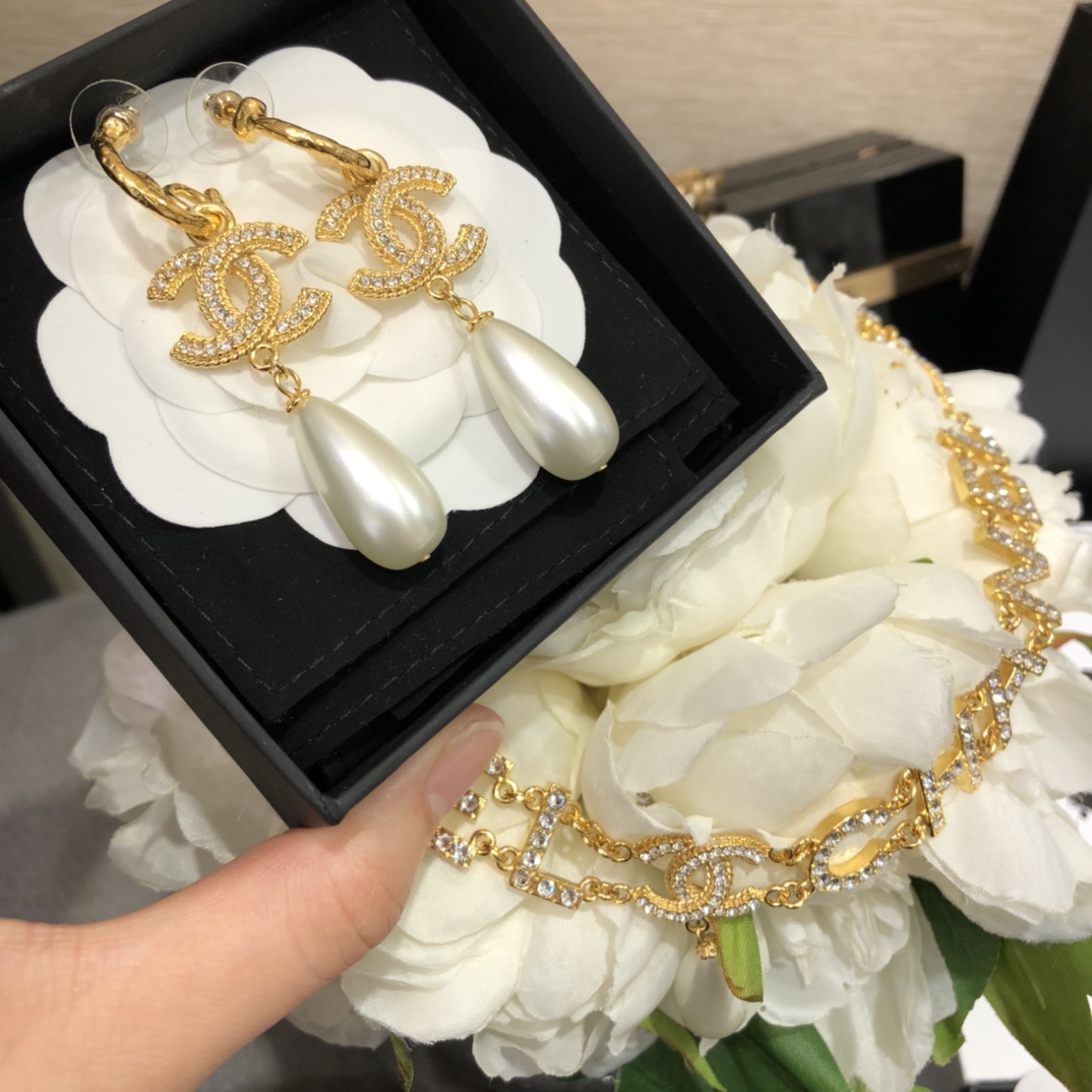 Chanel Earrings Pearl Gold L