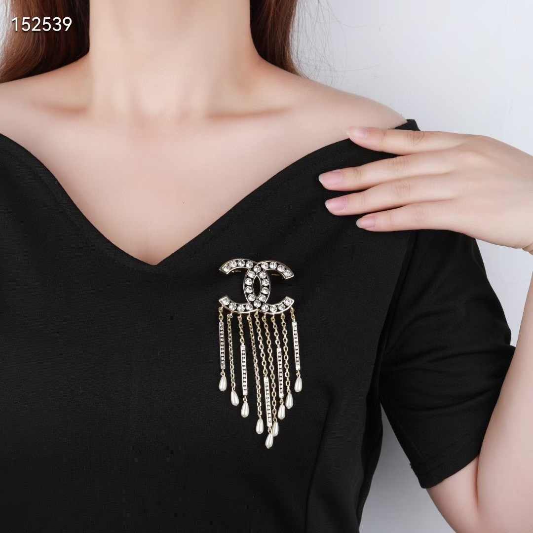 Chanel Brooch L