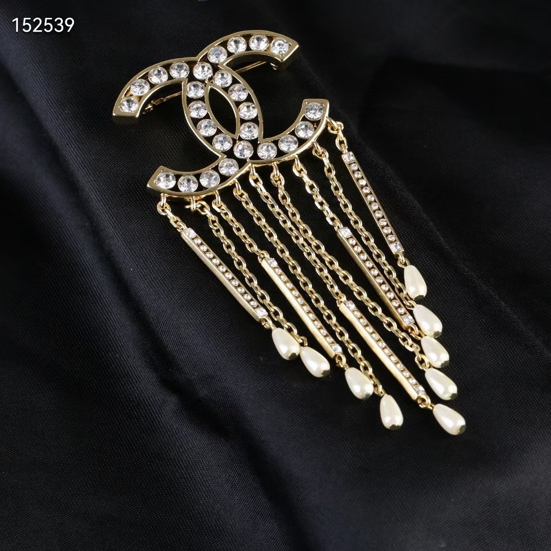 Chanel Brooch L