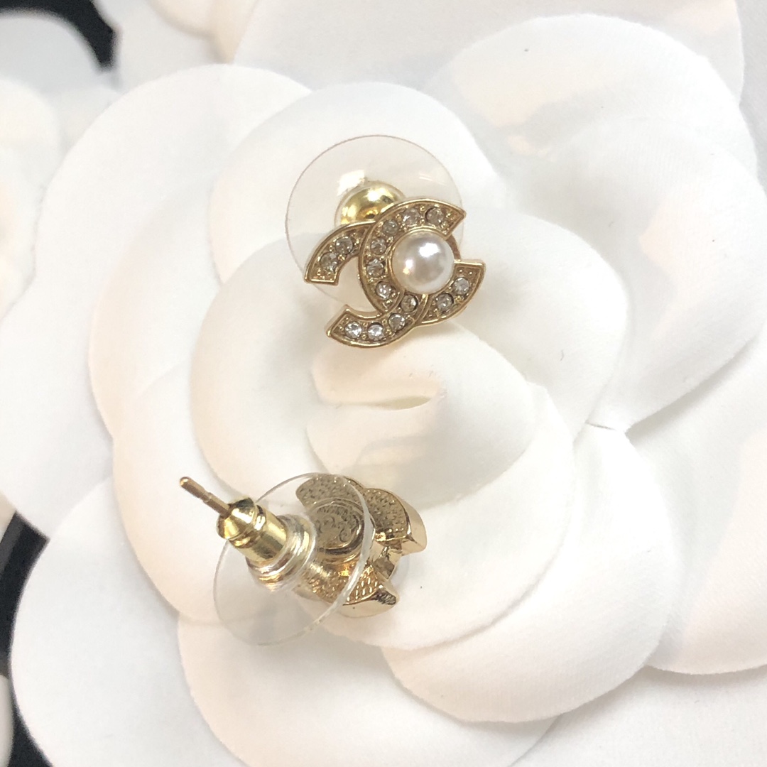 Chanel Earrings Pearl M-l