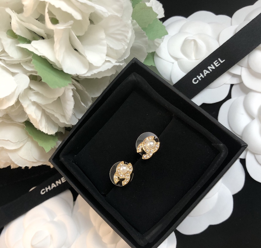 Chanel Earrings Pearl M-l