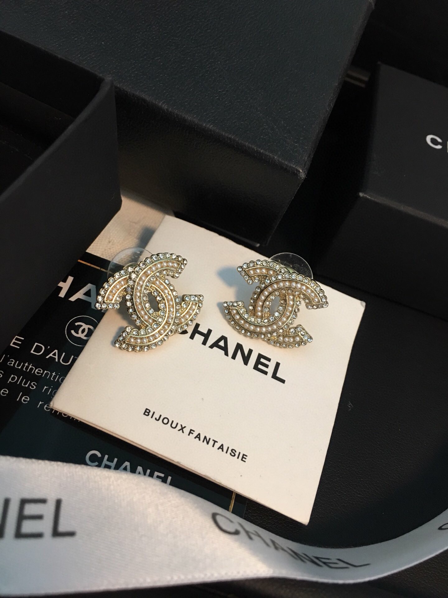 Chanel Earrings Pearl