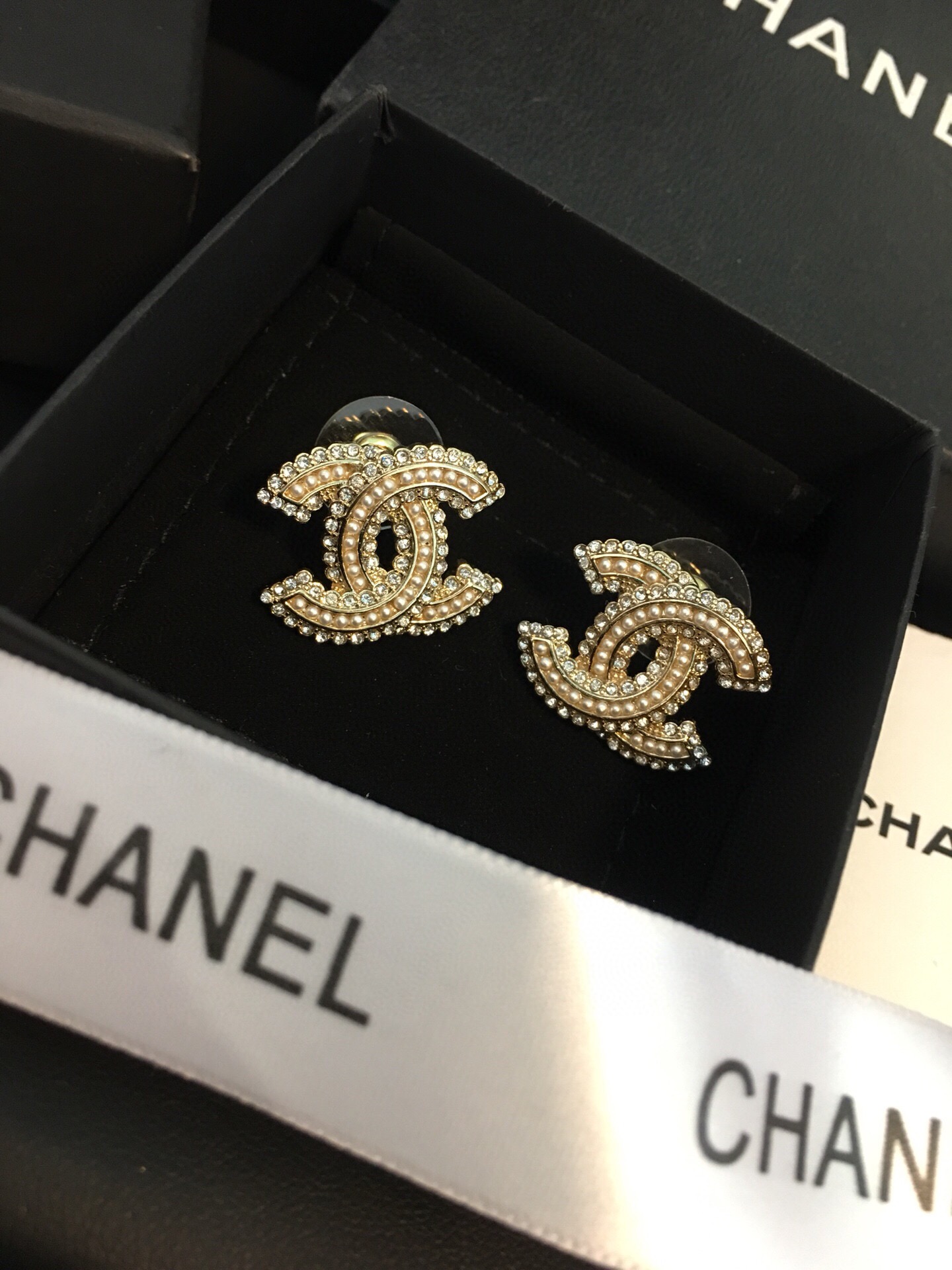 Chanel Earrings Pearl