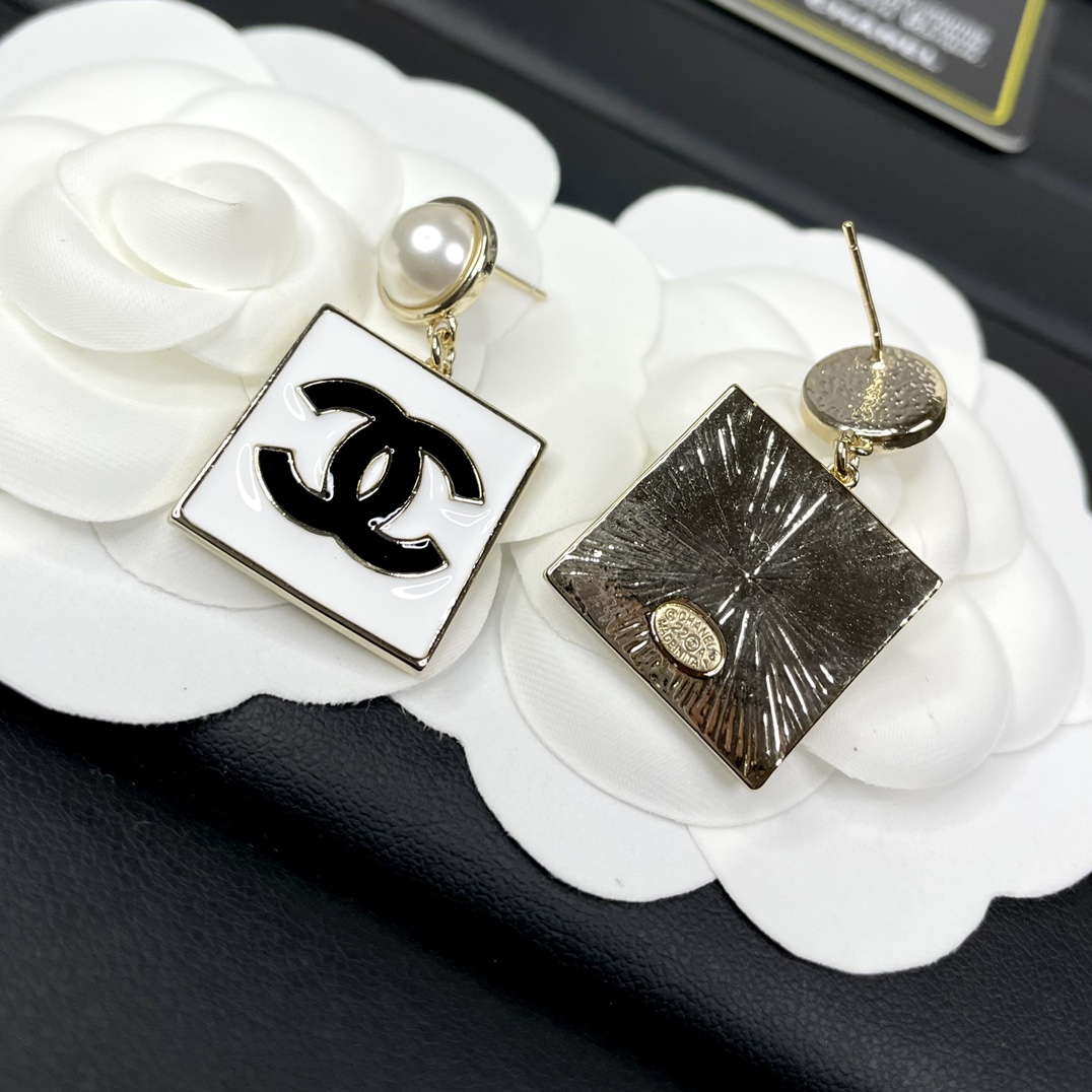 Chanel Earrings Black
