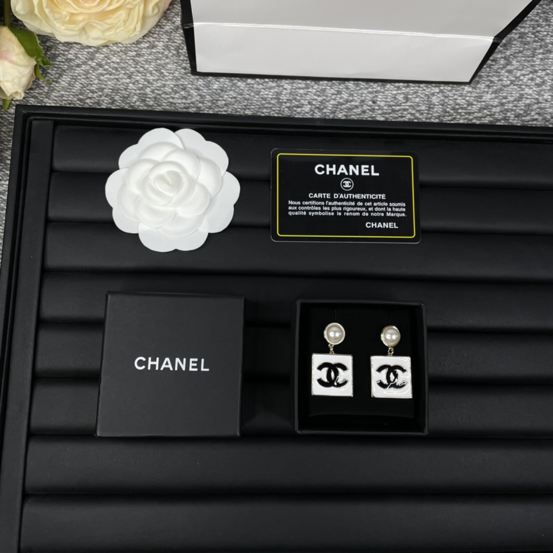 Chanel Earrings Black