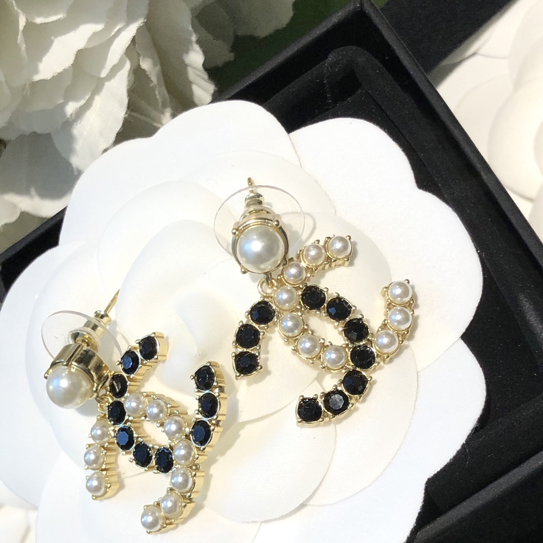 Chanel Earrings Pearl L
