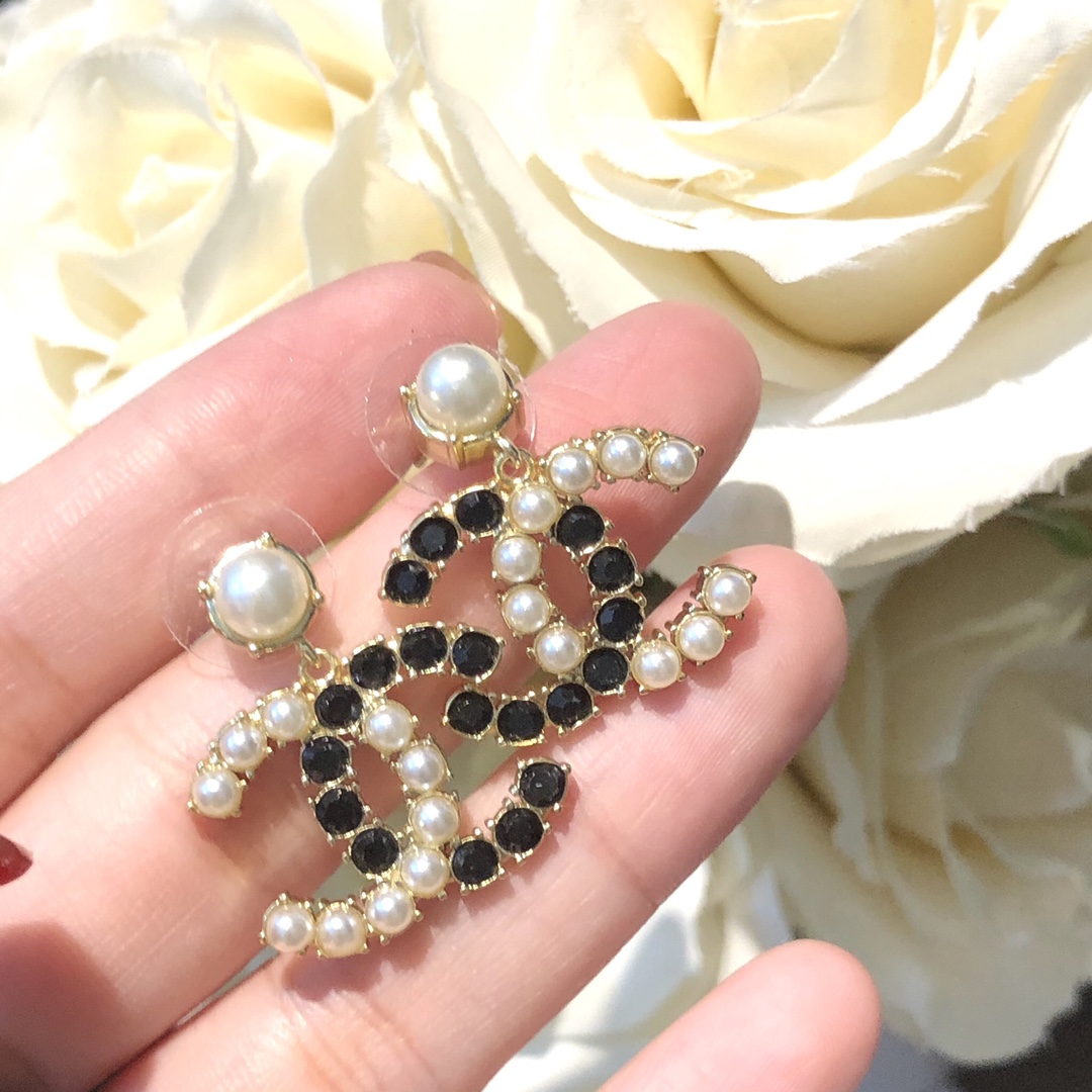 Chanel Earrings Pearl L