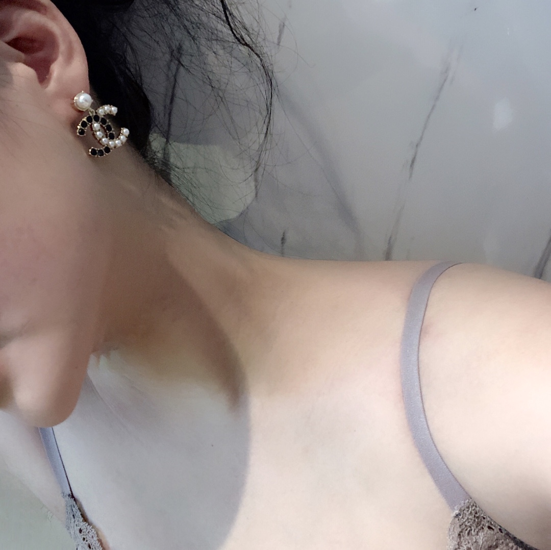 Chanel Earrings Pearl L