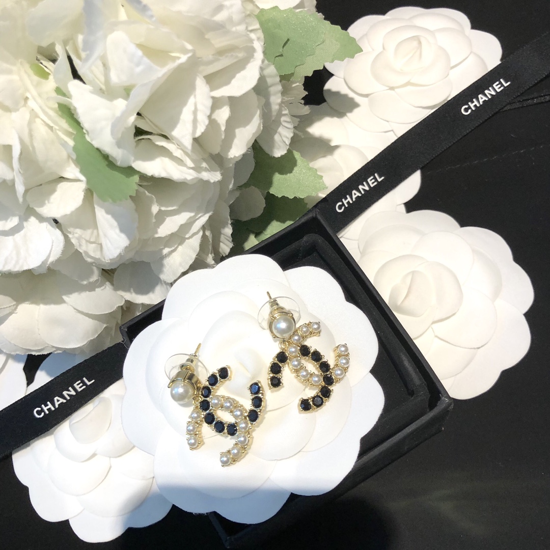 Chanel Earrings Pearl L