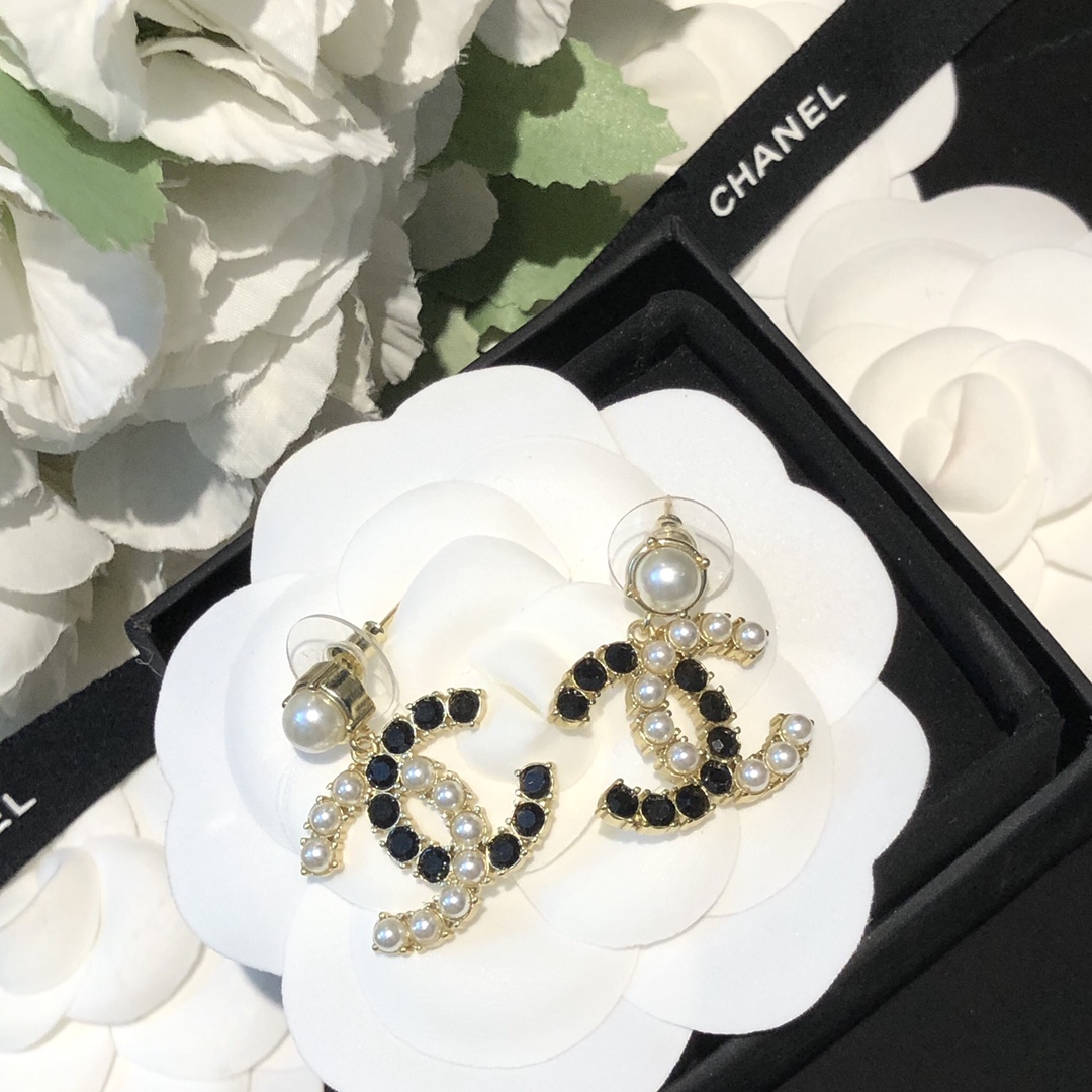 Chanel Earrings Pearl L