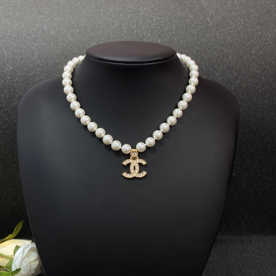 Chanel Necklace Pearl Minimalist Style