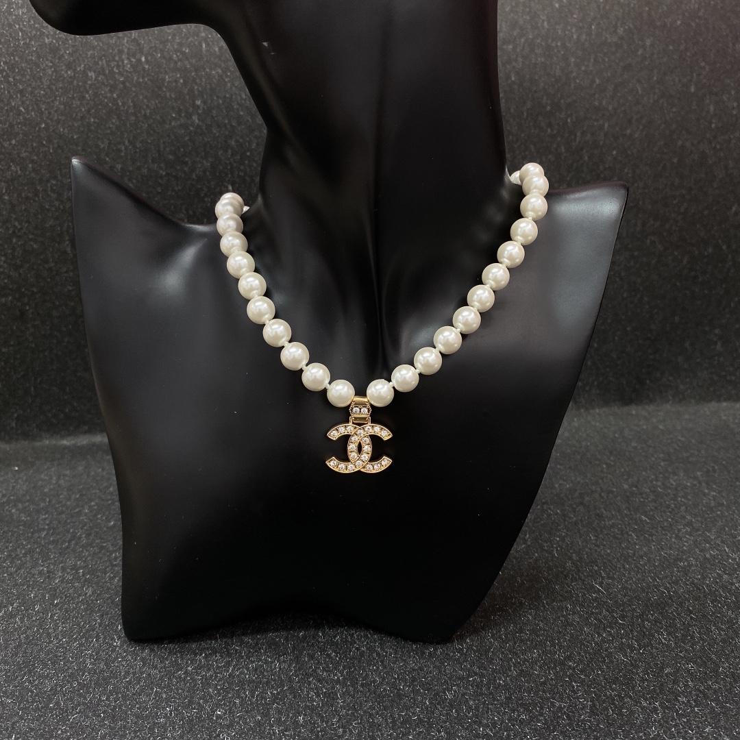 Chanel Necklace Pearl Minimalist Style