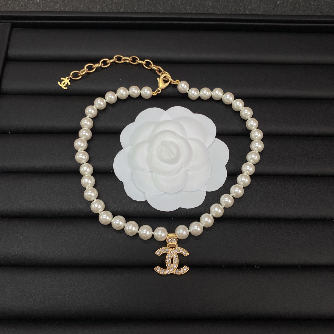 Chanel Necklace Pearl Minimalist Style