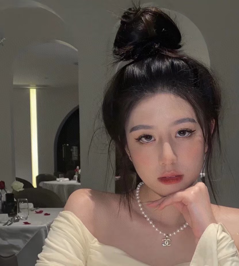 Chanel Necklace Pearl Minimalist Style