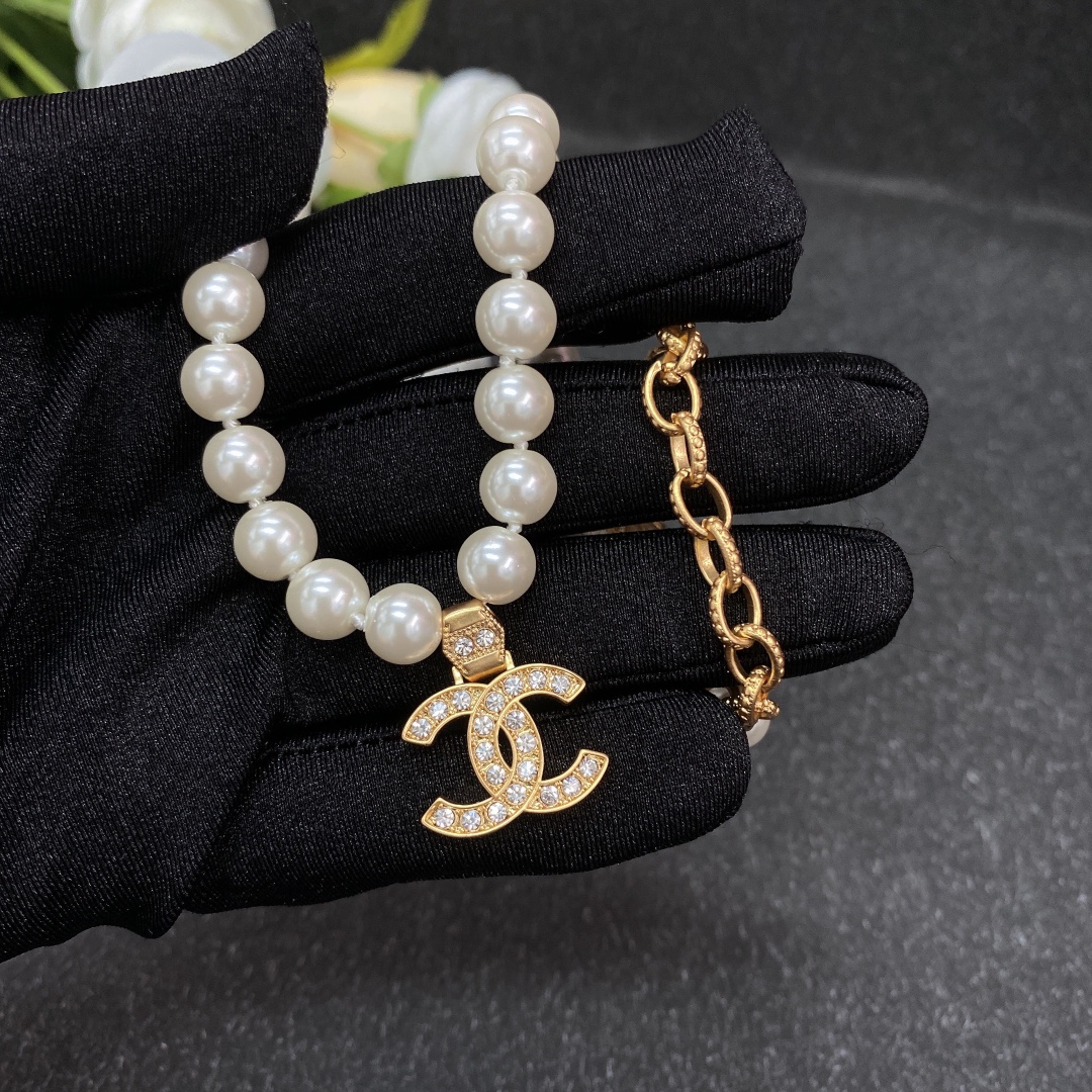 Chanel Necklace Pearl Minimalist Style