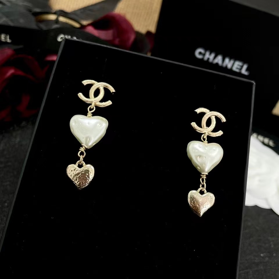 Chanel Earrings Pearl White