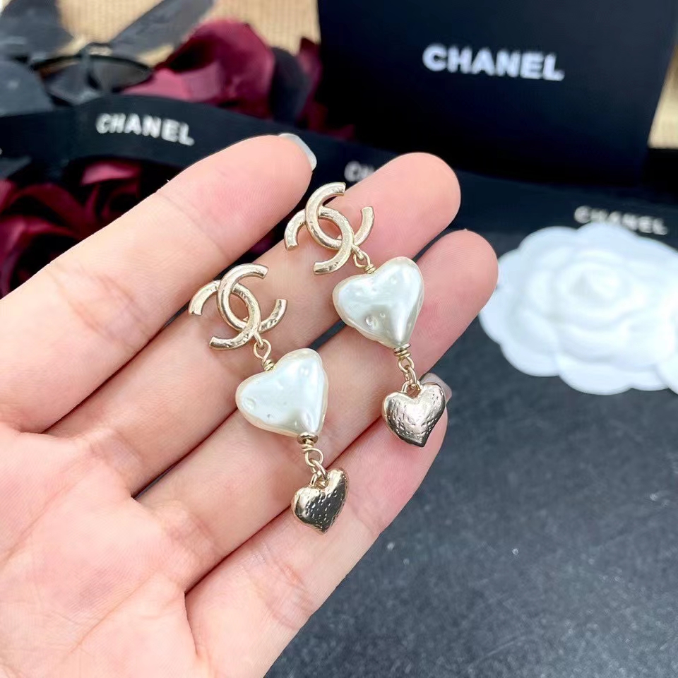 Chanel Earrings Pearl White