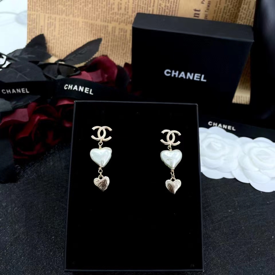 Chanel Earrings Pearl White