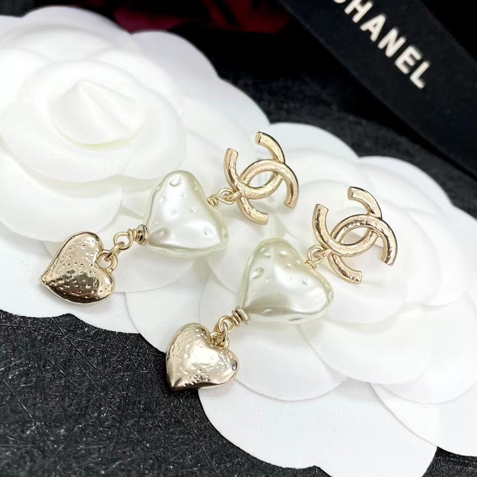Chanel Earrings Pearl White