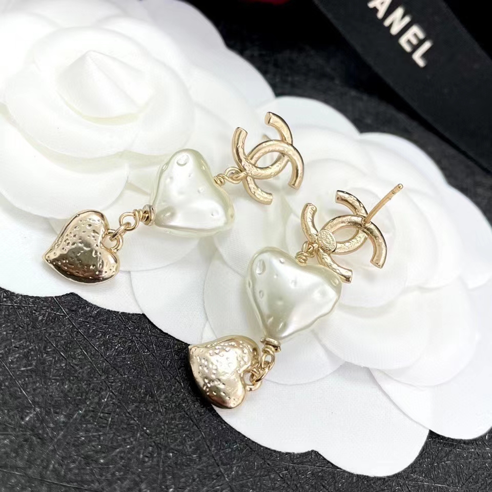 Chanel Earrings Pearl White