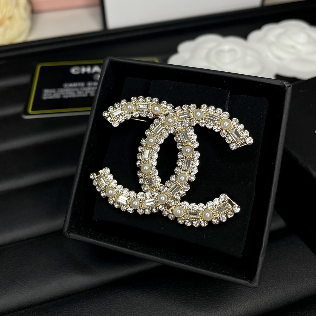 Chanel Brooch Pearl