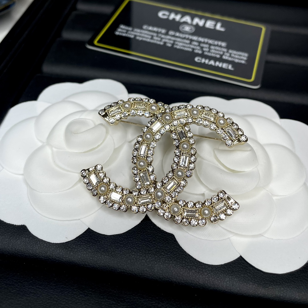 Chanel Brooch Pearl