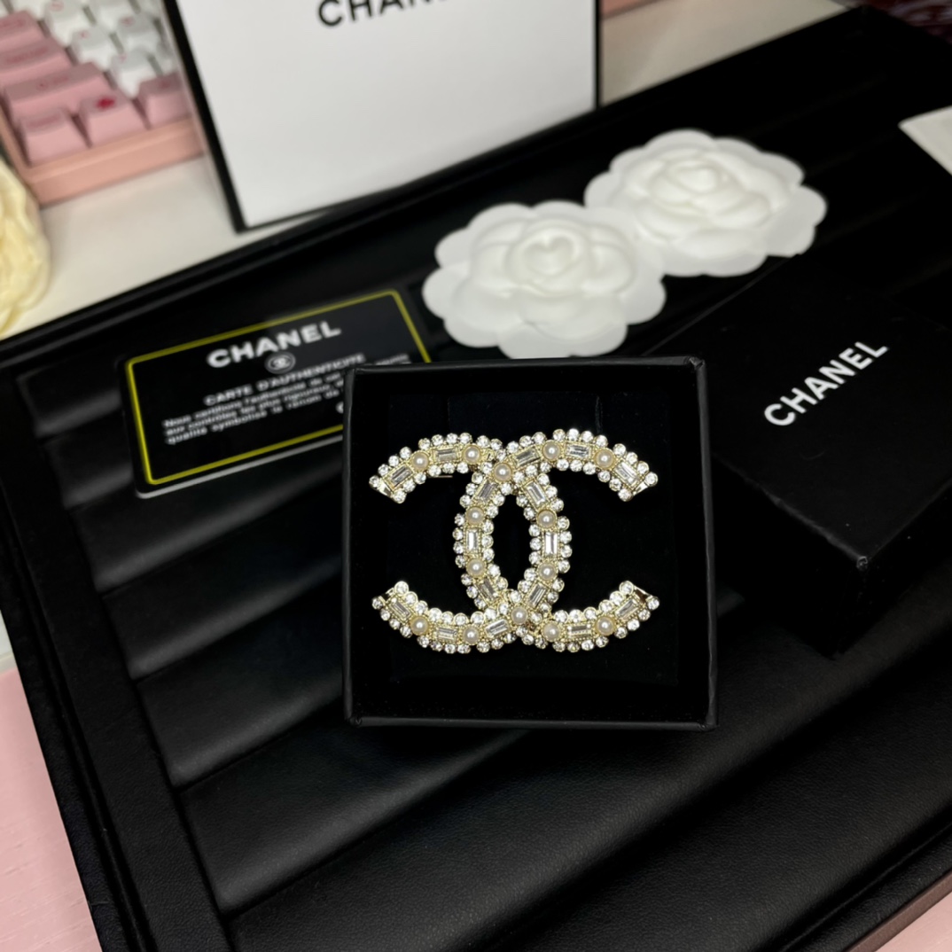 Chanel Brooch Pearl