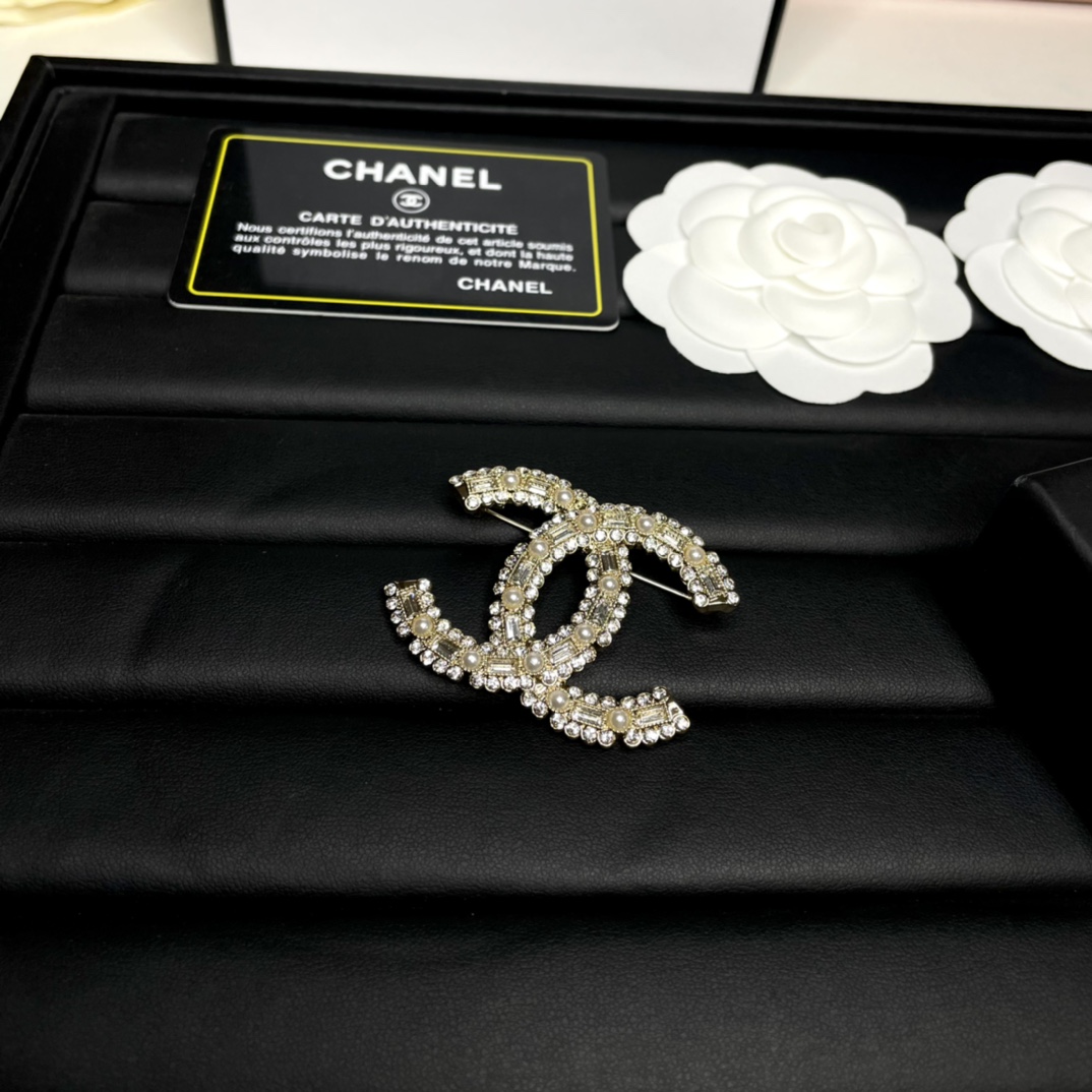 Chanel Brooch Pearl
