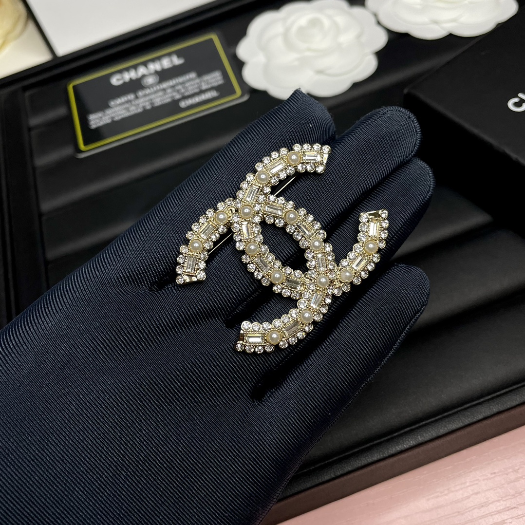 Chanel Brooch Pearl