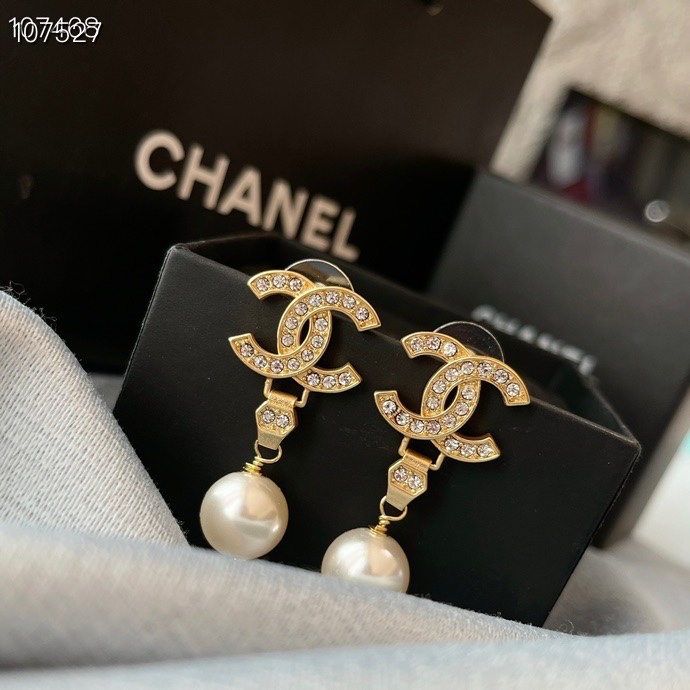 Chanel Earrings Pearl Gold